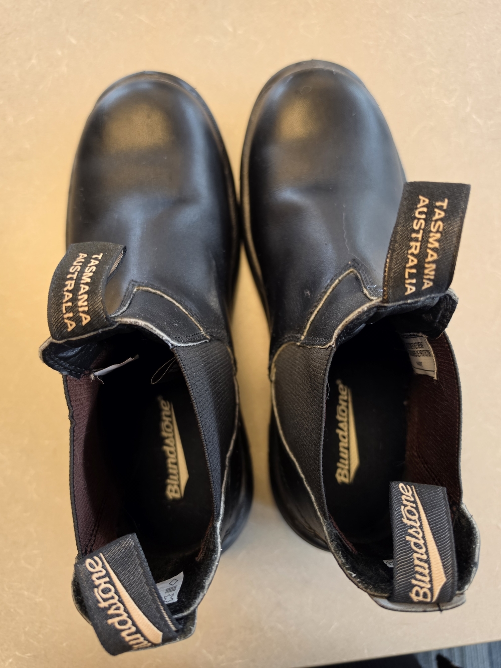 Steel Toed Blundstone Black Leather Chelsea Boots with Branded Pull Tabs